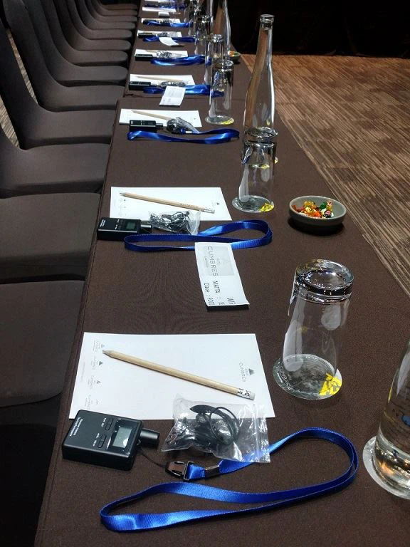 Diplomatic Clarity: How 100-Channel Wireless Interpretation Systems Are Enabling Real-Time Translation at the United Nations and Beyond(图2)