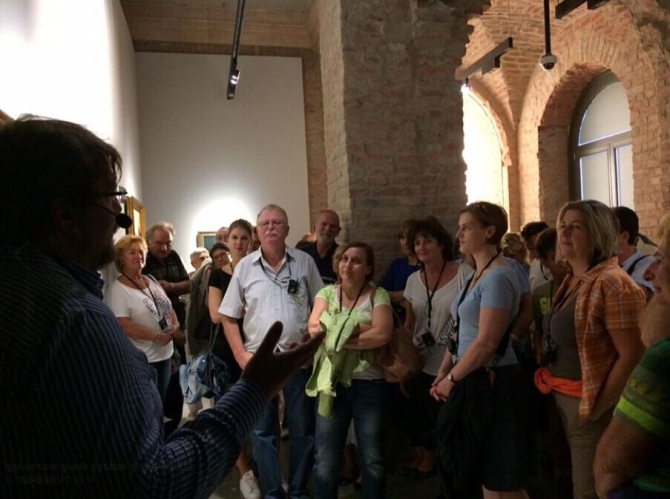 Why Modern Museums Must Invest in Wireless Tour Guide Systems？(图1)
