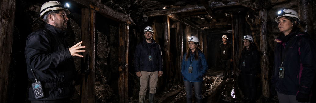 Abandoned Mine Tours: Rugged Wireless Systems with Emergency Override for Industrial Ruin Exploration(图1)