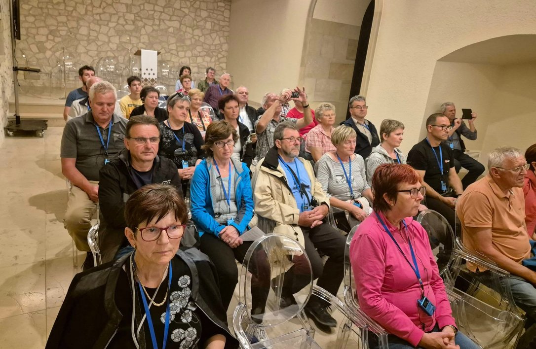 RC2401 Europe Multi-Country Senior Tour: 21-Day Cultural Journey Case Study(图2) RC2401 Europe Multi-Country Senior Tour: 21-Day Cultural Journey Case Study(图2)