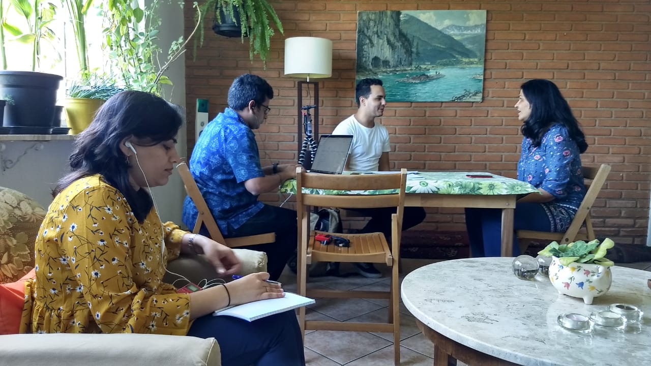 RC2406 vs RC2402: The Definitive Wireless Guide System for Multilingual Conferences(图2)