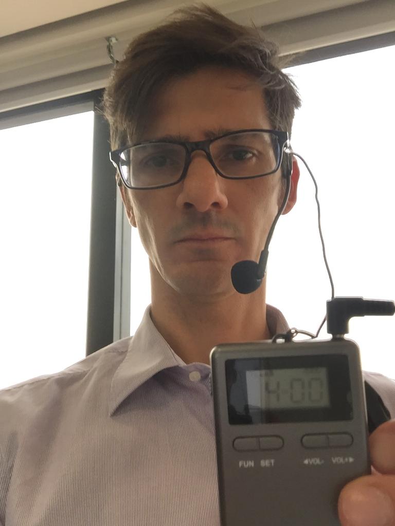 RC2406 vs RC2402: The Definitive Wireless Guide System for Multilingual Conferences(图3)